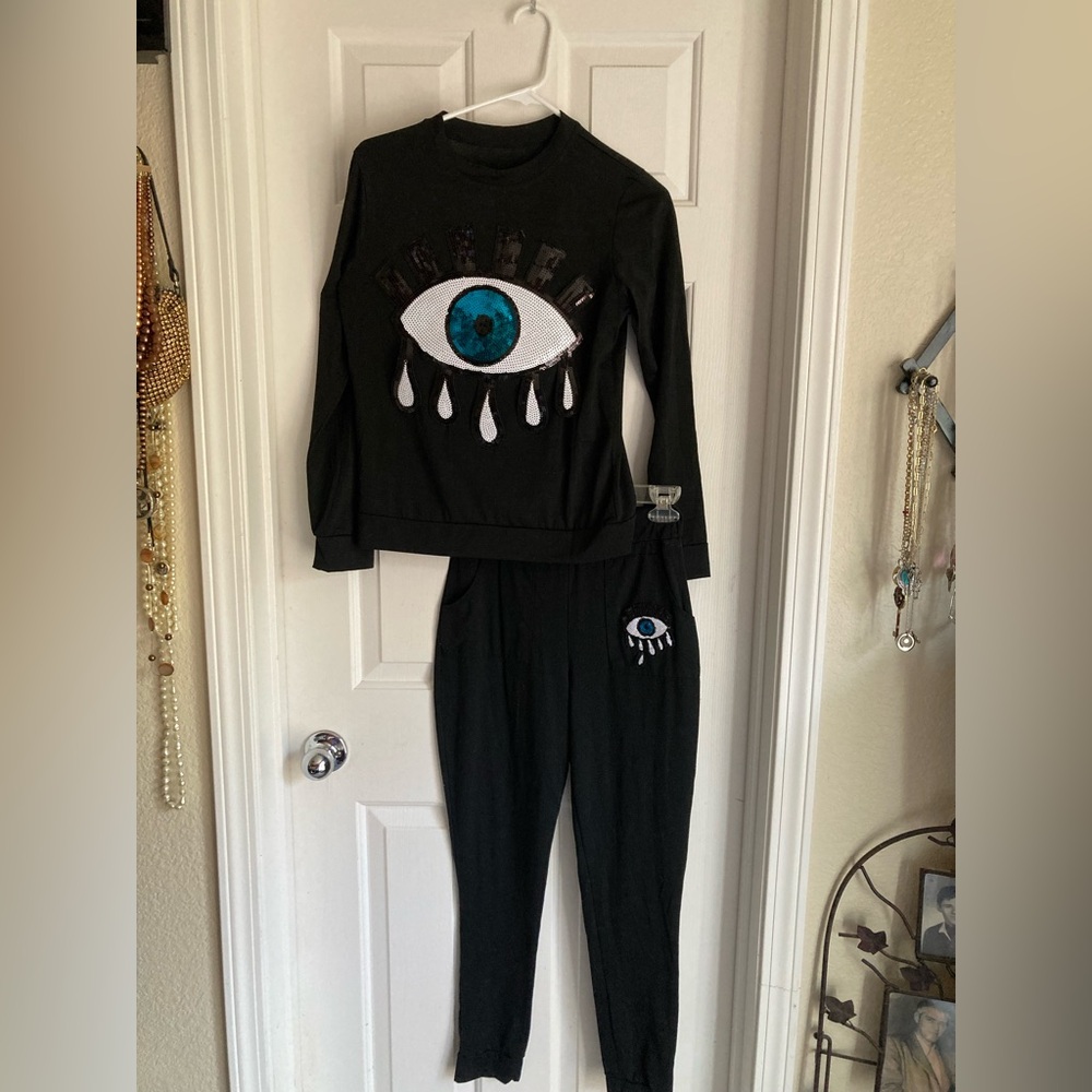 Black Eye Motif Lightweight Joggers Set